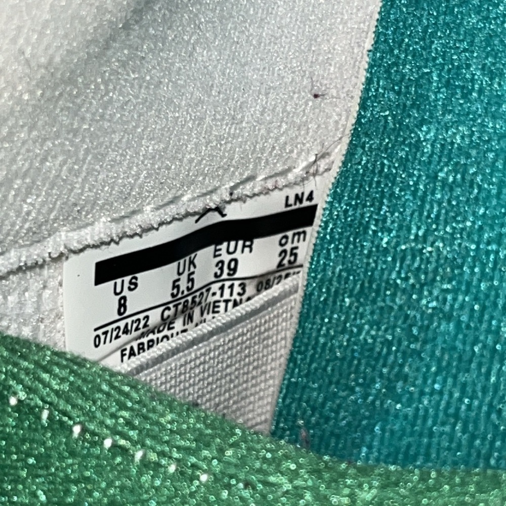 Jordan 4 Retro - Metallic Green - Picture 5 of 6